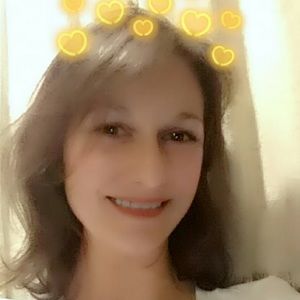 Meet your Posher, Amanda marrujo